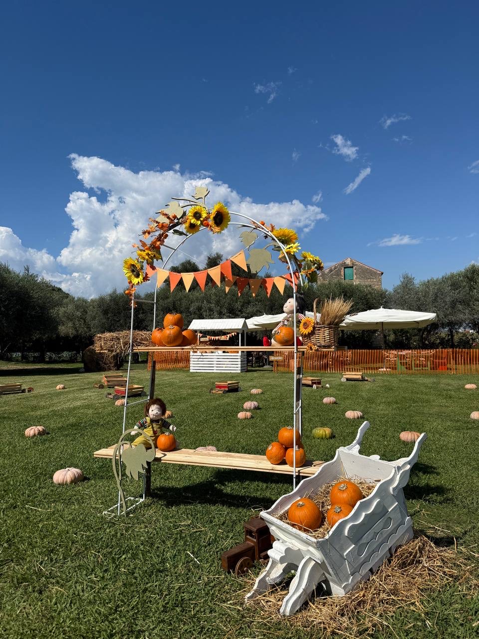 Ingresso decorato del Villaggio delle Zucche